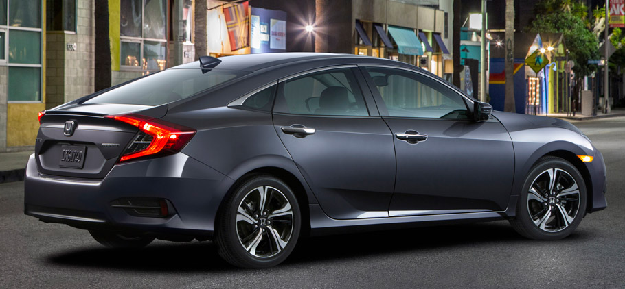 2016 Honda Civic Sedan Touring Side View