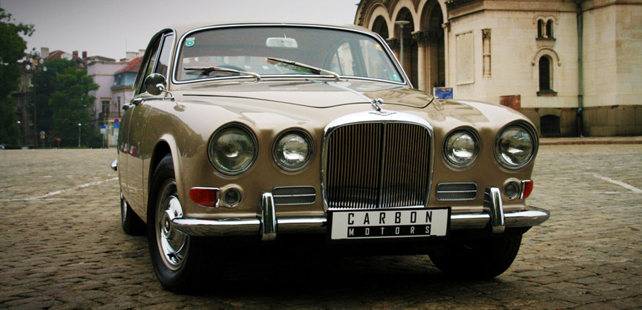 1968 Jaguar 420 by Carbon Motors Front View