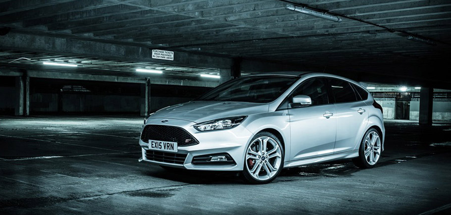 2015 Ford Focus ST by Mountune Performance Front and Side View