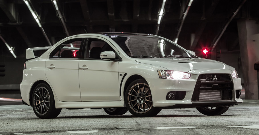 2015 Mitsubishi Lancer Evolution Final Edition Side View