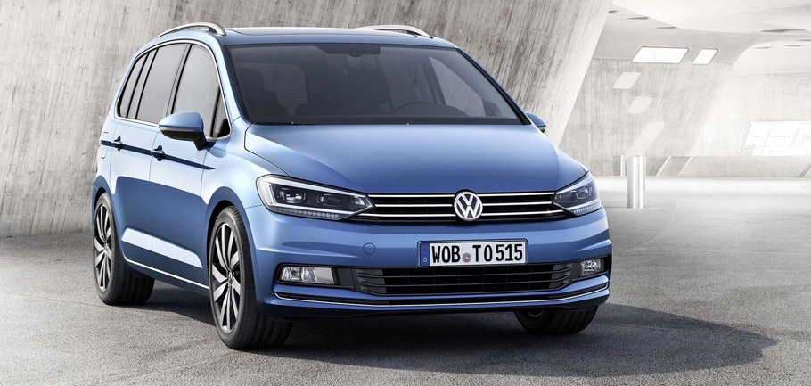 Volkswagen Touran Front View