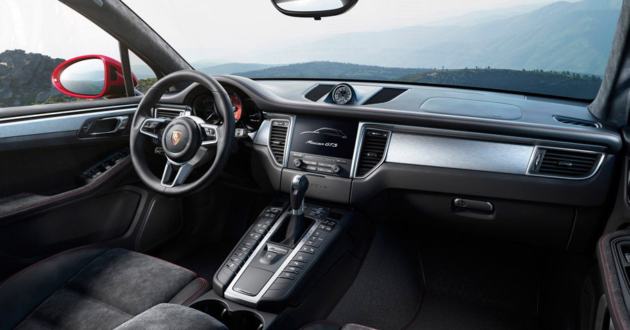 Porsche Macan GTS Interior 