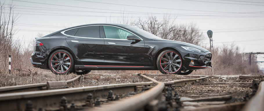 Larte Design Tesla Model S Elizabeta Side View