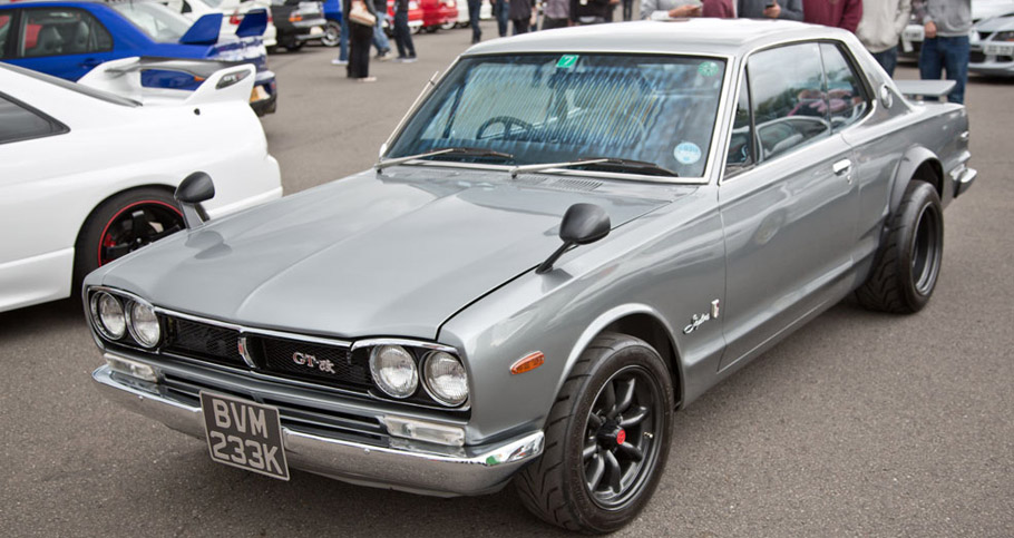 Nissan Skyline Front View