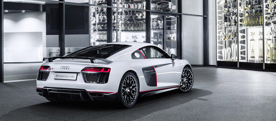 2016 Audi R8 V10 plus selection 24h rear view