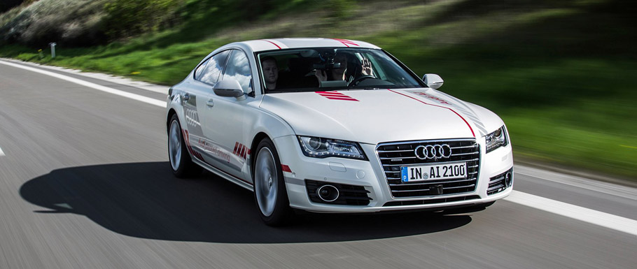 Audi A7 piloted driving concept front view 