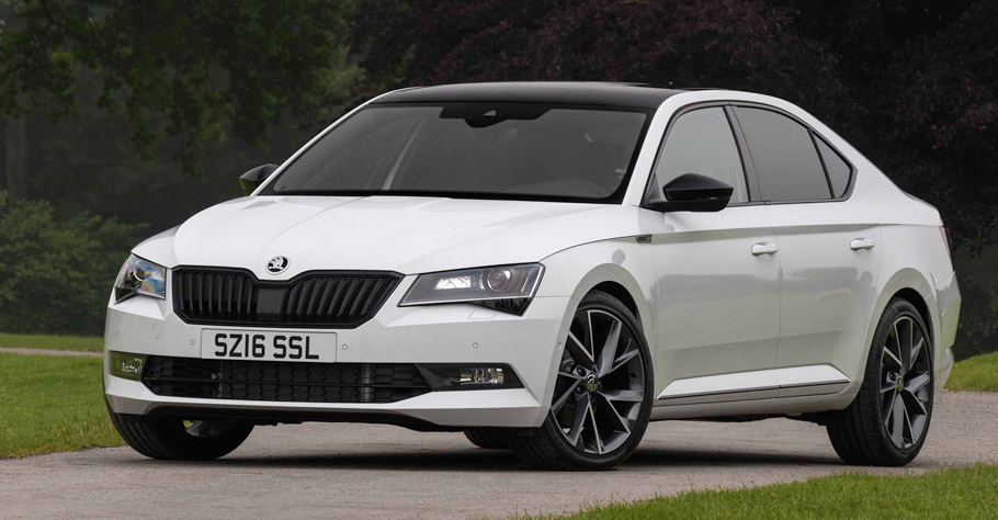 Skoda Superb SportLine front view 