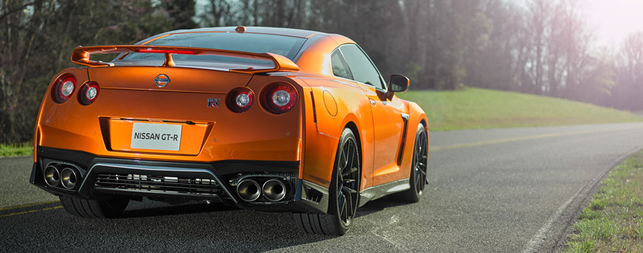 2017 Nissan GT-R Premium 