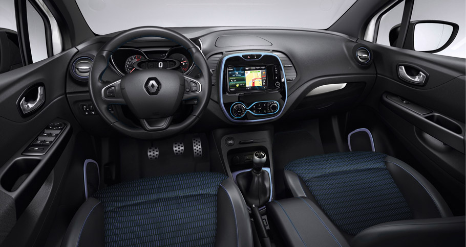 Renault Captur Iconic Nav interior 