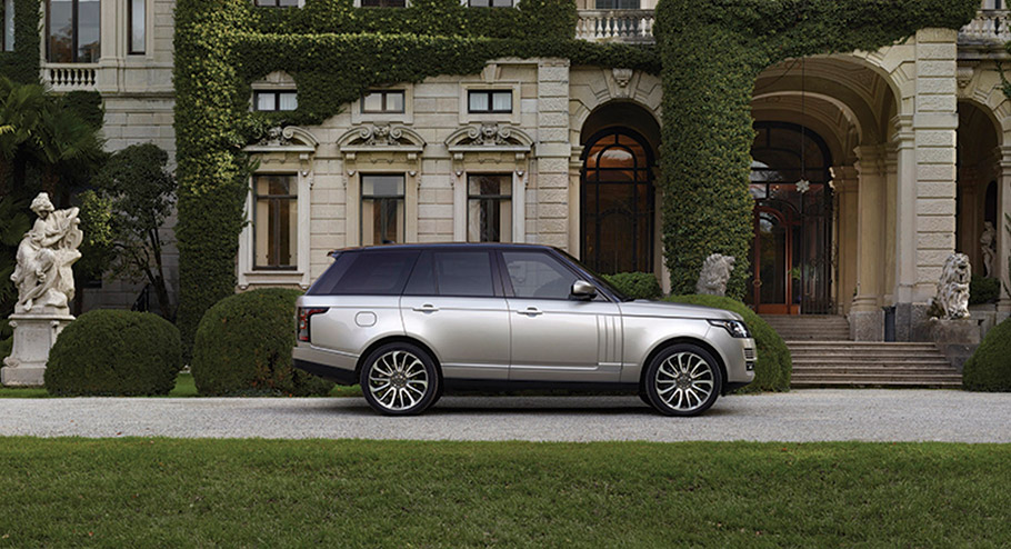 2017 Range Rover SVAutobiography Dynamic side view