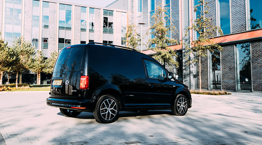 volkswagen caddy black edition