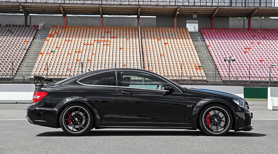 2017 Inden Design Mercedes-AMG C 63 Black Series 