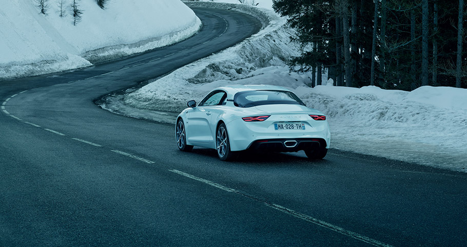 2018 Alpine A110 Pure and Legende