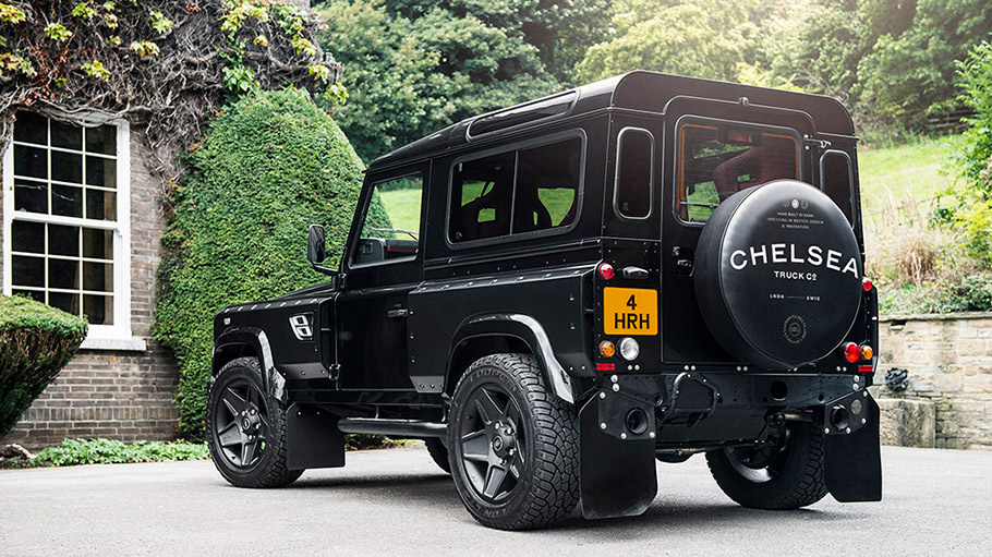 2018 Kahn Design Land Rover Defender Flying Huntsman 