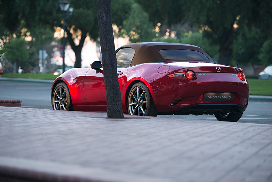 2018 Mazda MX-5 Roadster 