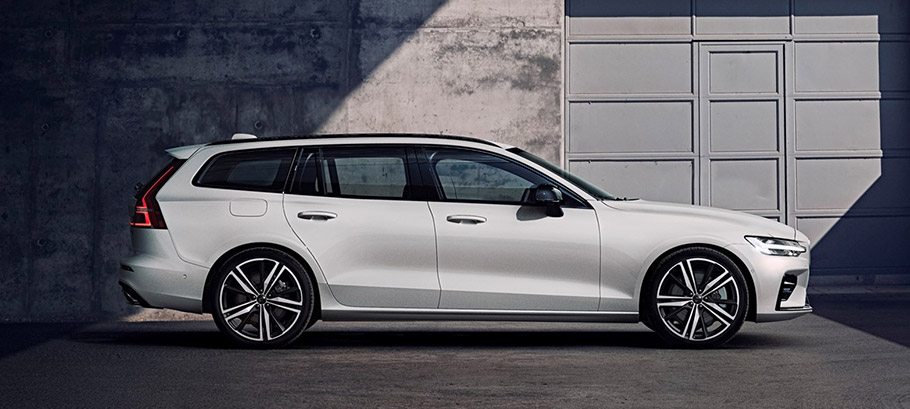 2019 Volvo V60 R-Design 