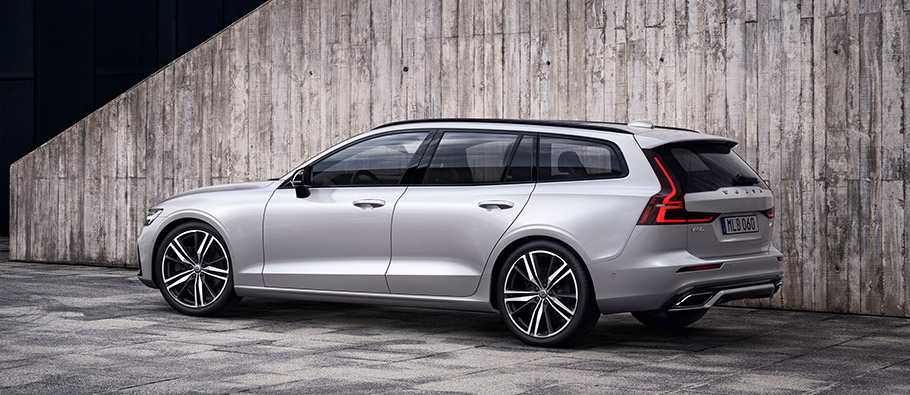 2019 Volvo V60 R-Design 