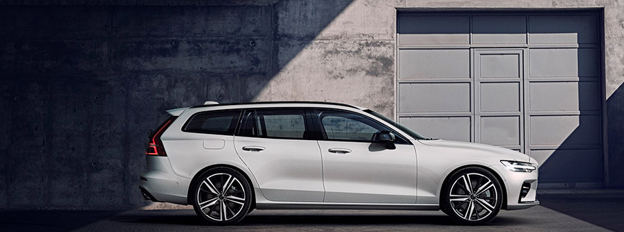 2019 Volvo V60 R-Design 