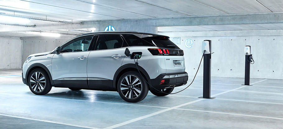 PEUGEOT 3008 SUV GT Hybrid