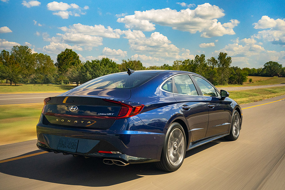 2020 Hyundai Sonata SEL - Rear Angle