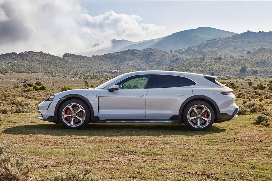 2021 Porshe Taycan Cross Turismo