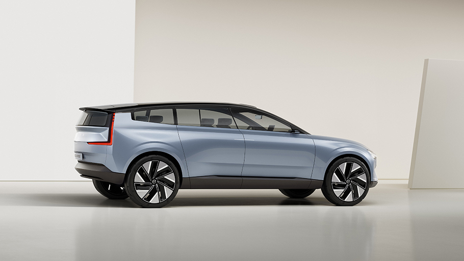 2021 Volvo Recharge Concept - Side