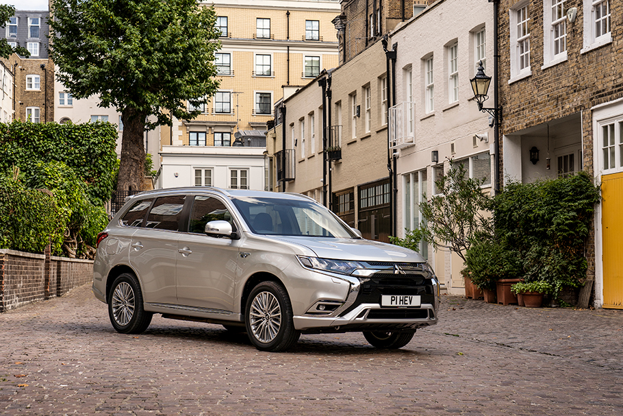 2021-Mitsubishi-Outlander-910