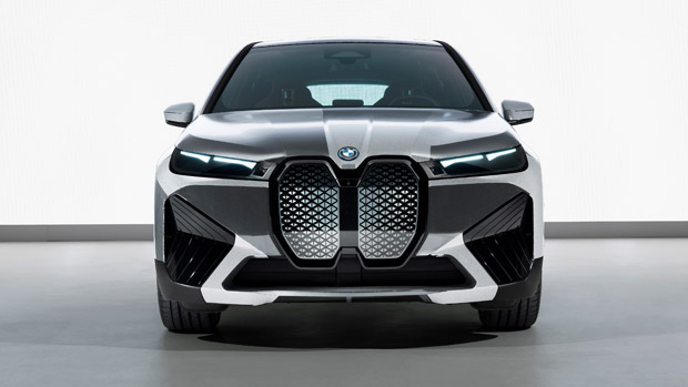 BMW iX Flow featuring E Ink. BMW iX Flow featuring E Ink.