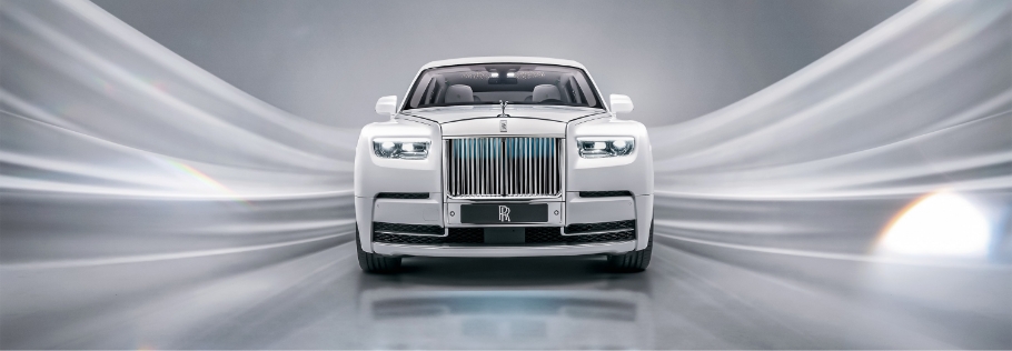 2023 Rolls-Royce Phantom Series II - Front Angle