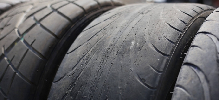 the-hazards-of-driving-on-bald-tires