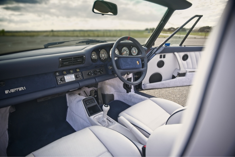 Everrati Porsche 911 (964) Wide Body Cabriolet (2022 ) - Interior