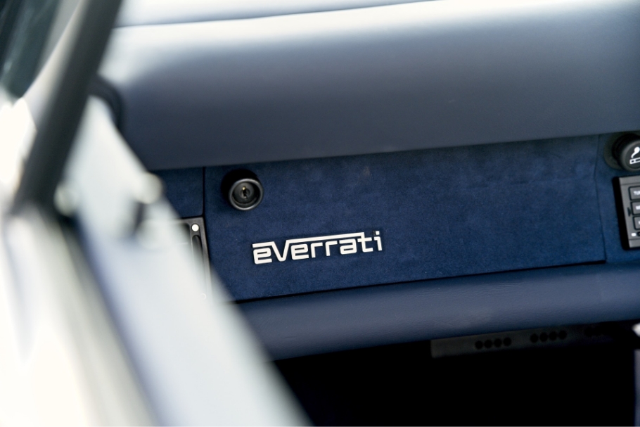 Everrati Porsche 911 (964) Wide Body Cabriolet (2022 ) - Emblem / Logo