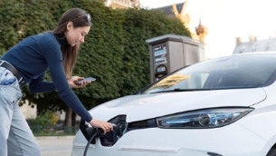 eco-friendly commuting: exploring the benefits of electric and hybrid cars for students