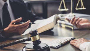 6 common mistakes to avoid when hiring a personal injury lawyer