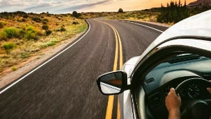 taking the scenic route: 8 must-have features in your next road trip car